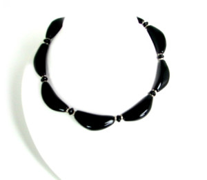 Necklace with Elegant Quarter Moon Shaped Onyx Beads