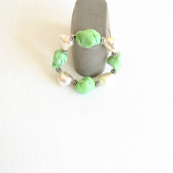 IMG_3402 green amazonite chunks and baroque pearls bracelet 3b108
