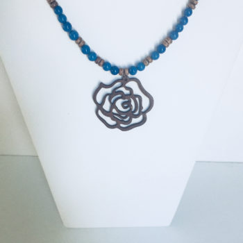 IMG_E5184 wooden flower teal chain CU PS